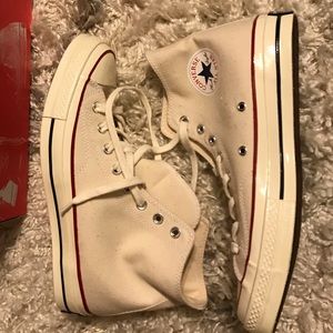Almost New CONVERSE !!